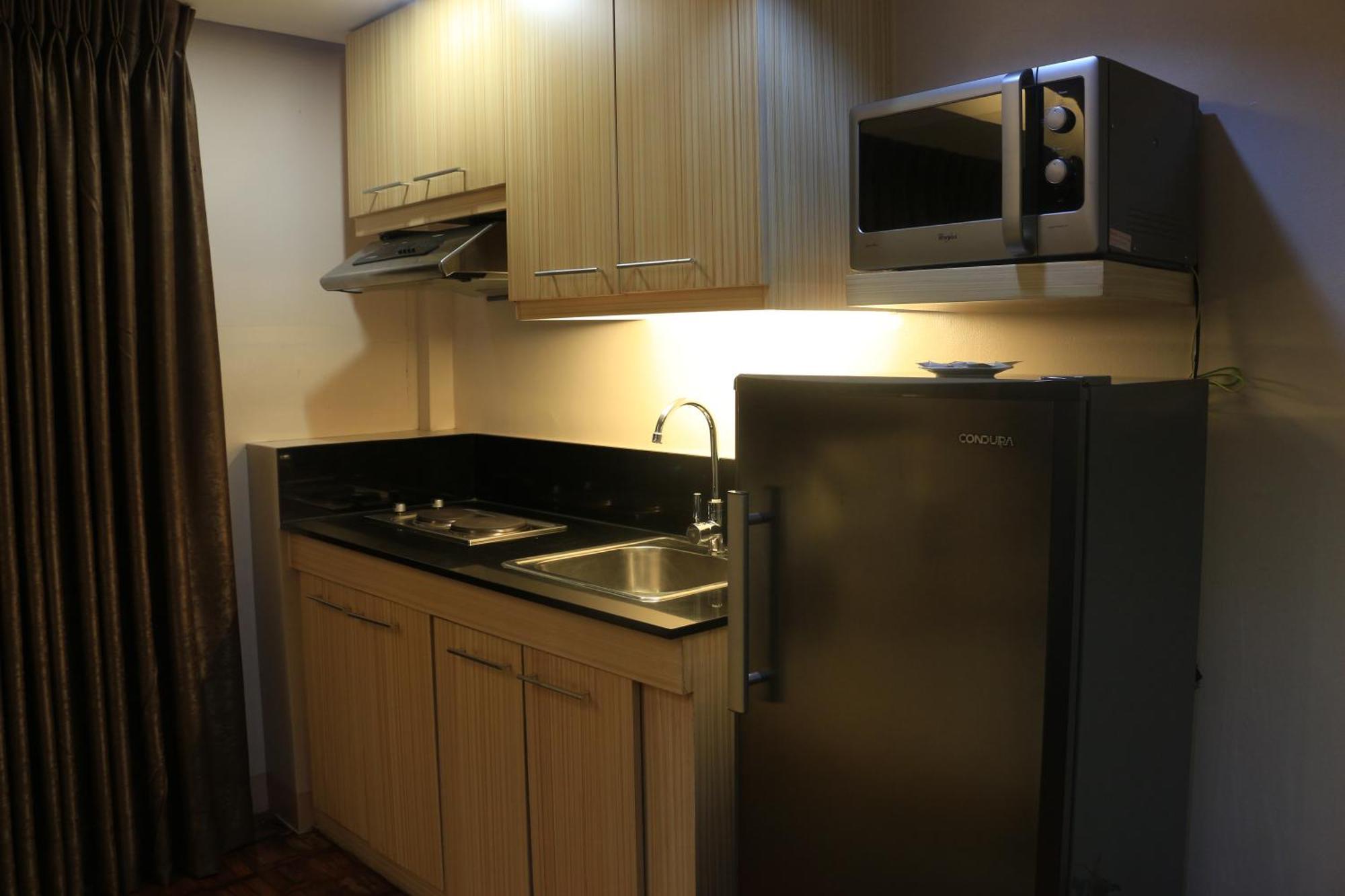 Prince Plaza II Condotel Makati City Bagian luar foto